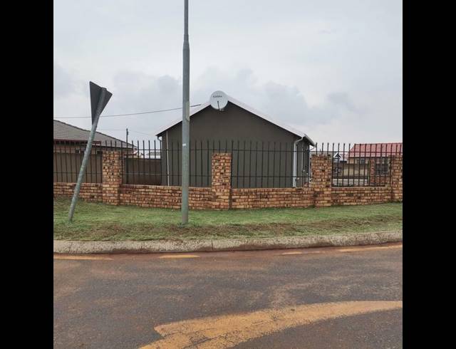 3 BEDROOM HOUSE FOR SALE IN SAVANNA CITY